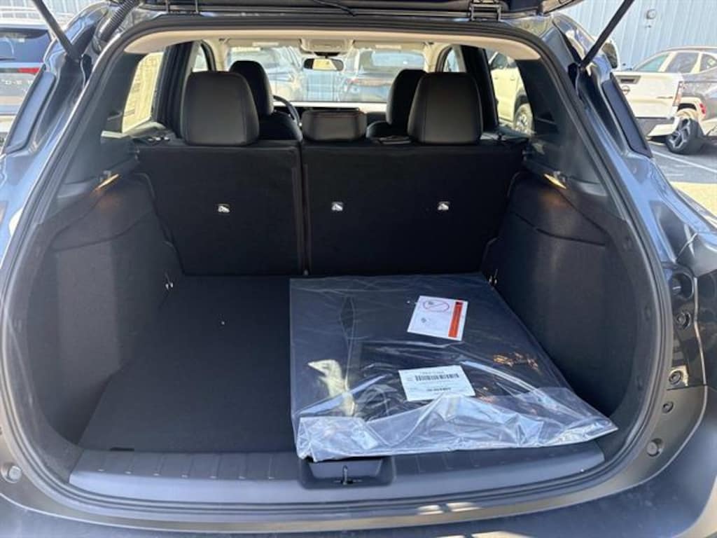 New 2026 Nissan Kicks SR