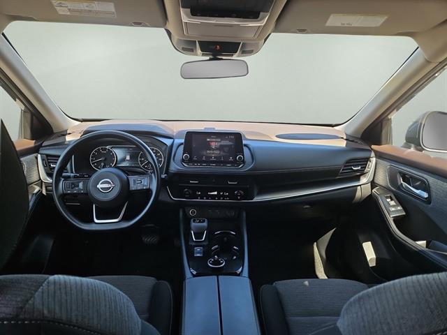 2023 Nissan Rogue SV photo 2
