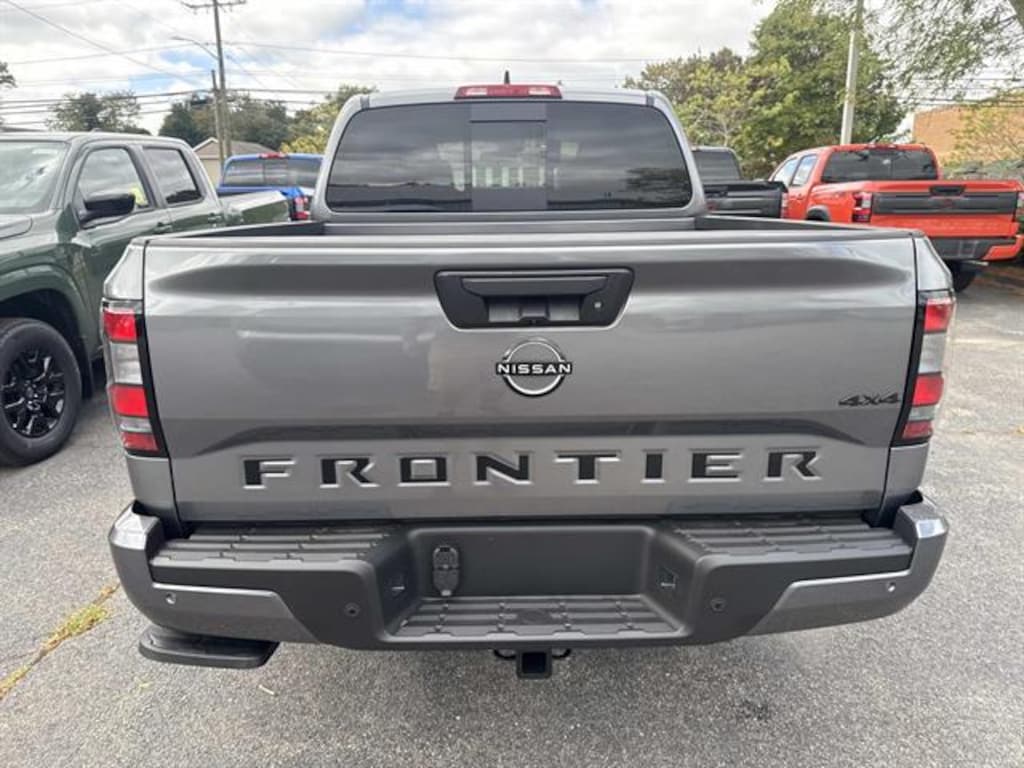 New 2026 Nissan Frontier Crew Cab SV 4x4