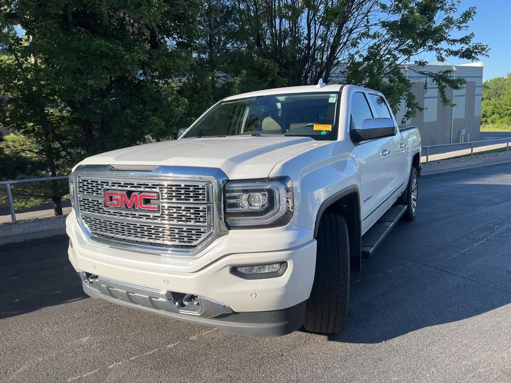 Used 2018 GMC Sierra 1500 Denali Denali with VIN 3GTU2PEJ6JG180975 for sale in Kansas City