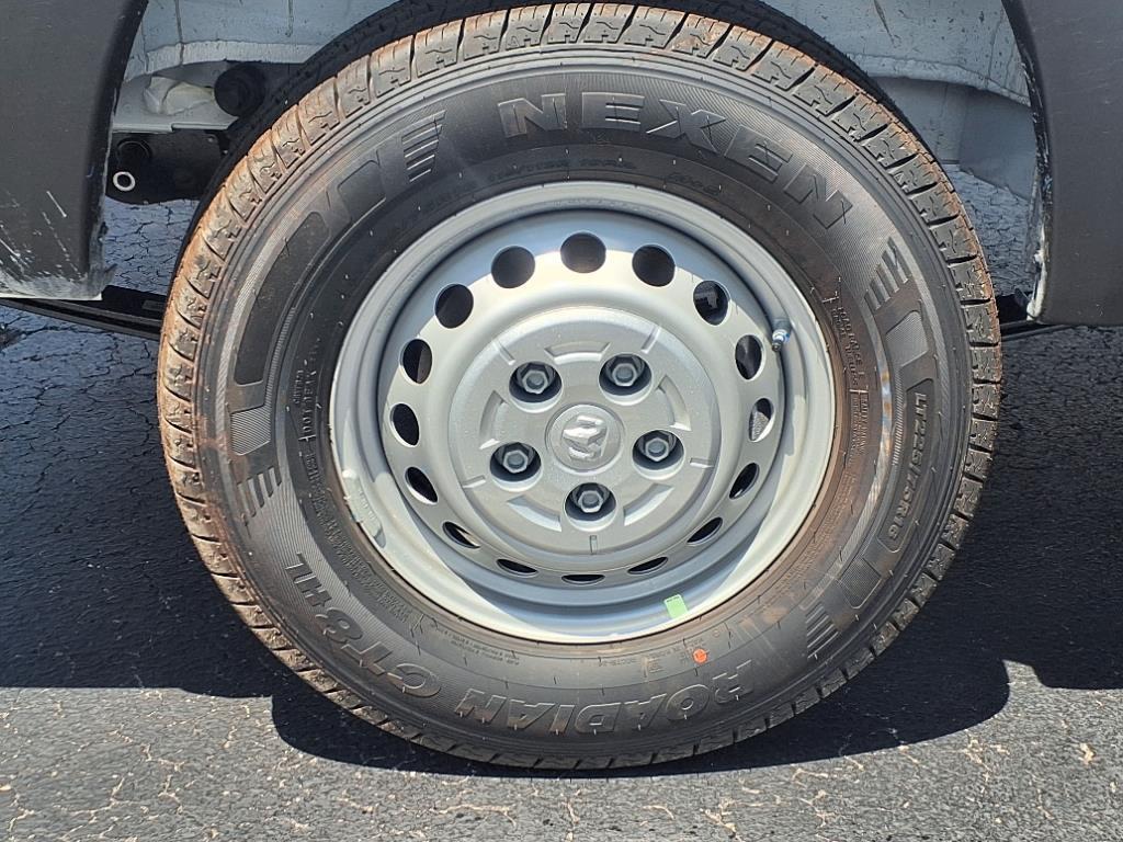 2025 Ram ProMaster 1500 Tradesman Cargo Van photo 3