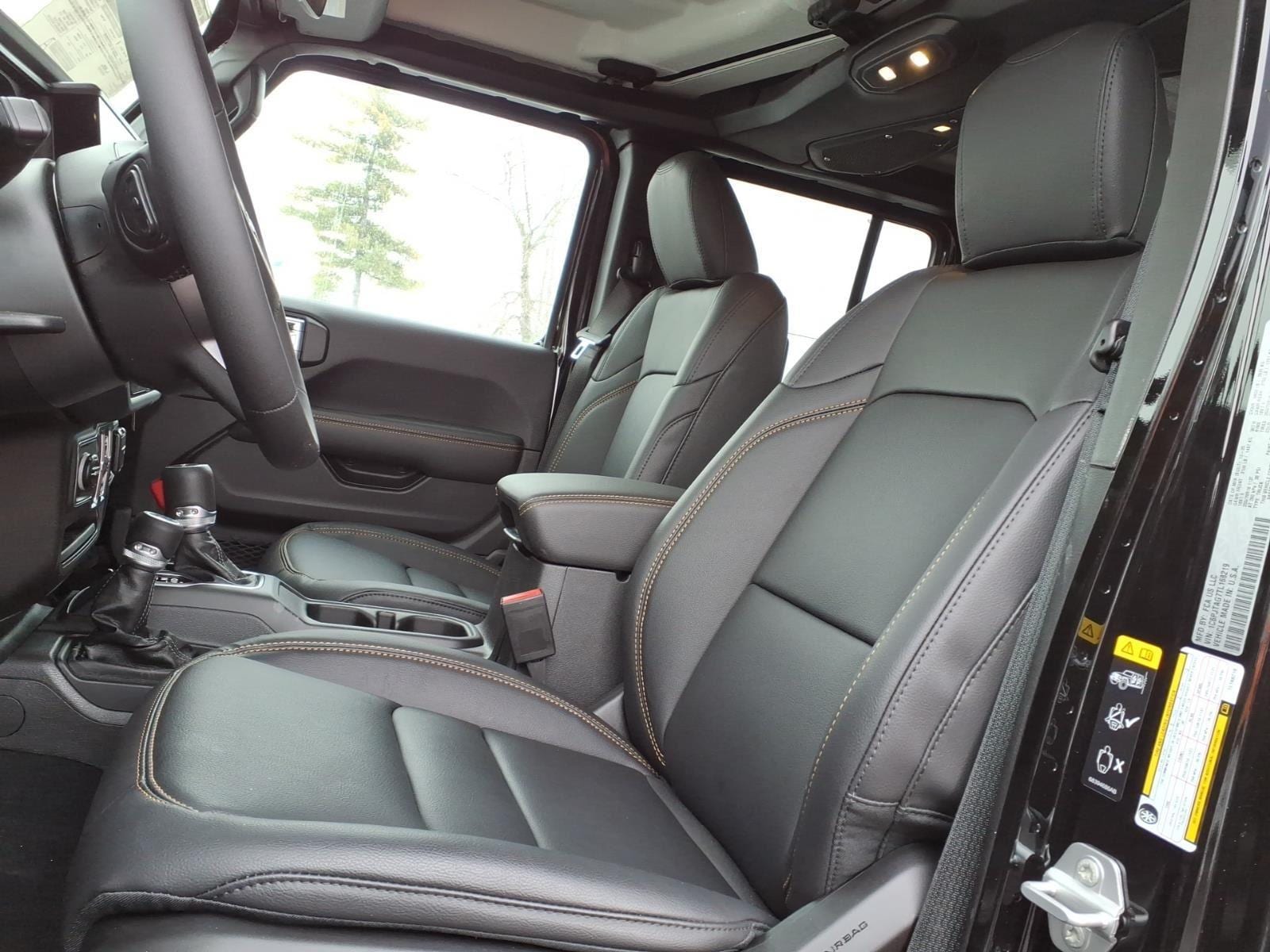 2026 Jeep Gladiator Sahara - Photo 10