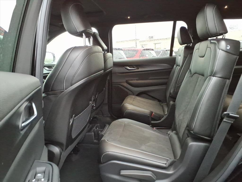 2025 Jeep Grand Cherokee L Altitude - Photo 13