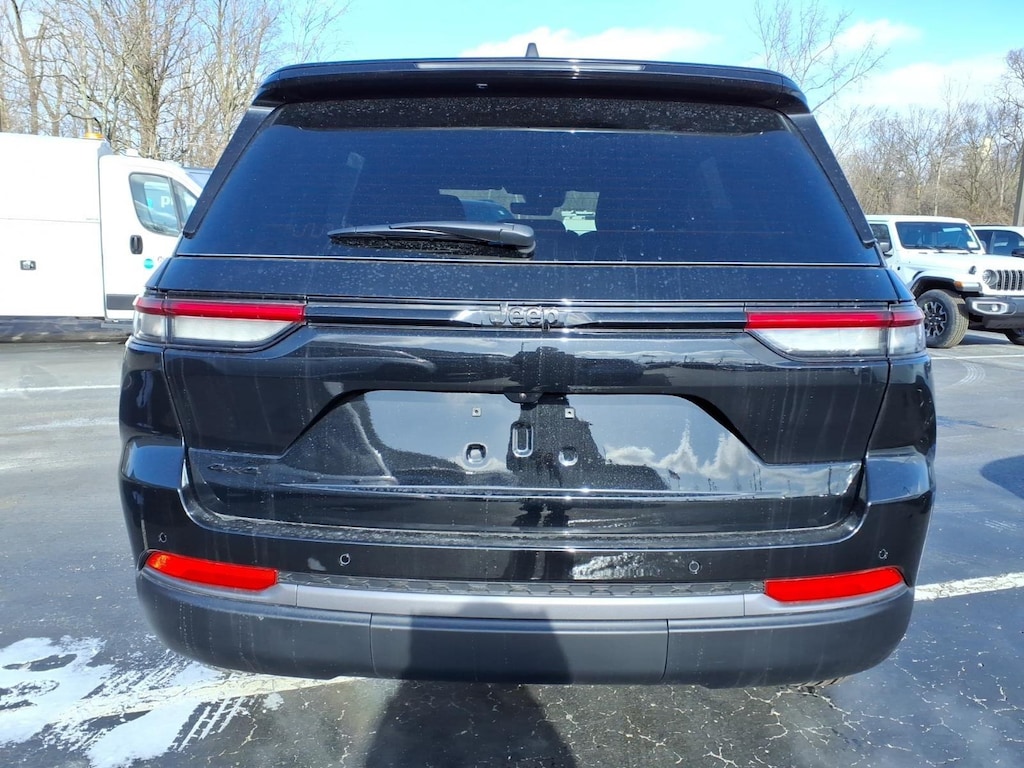 New 2026 Jeep Grand Cherokee Laredo Altitude Sport Utility