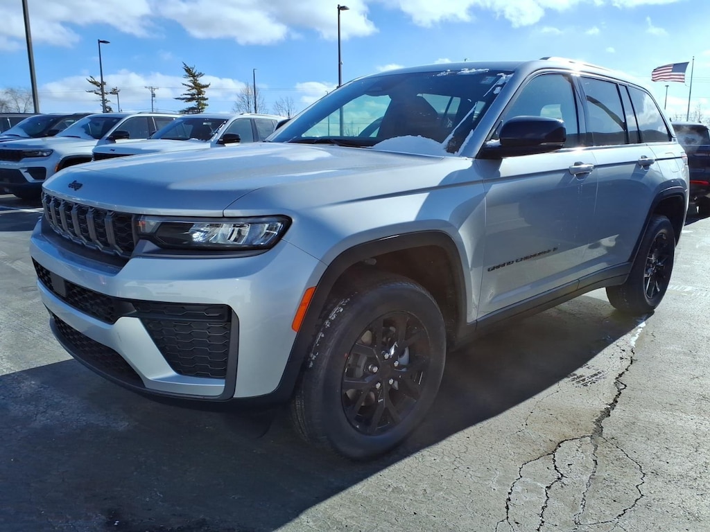 New 2026 Jeep Grand Cherokee Laredo Altitude Sport Utility