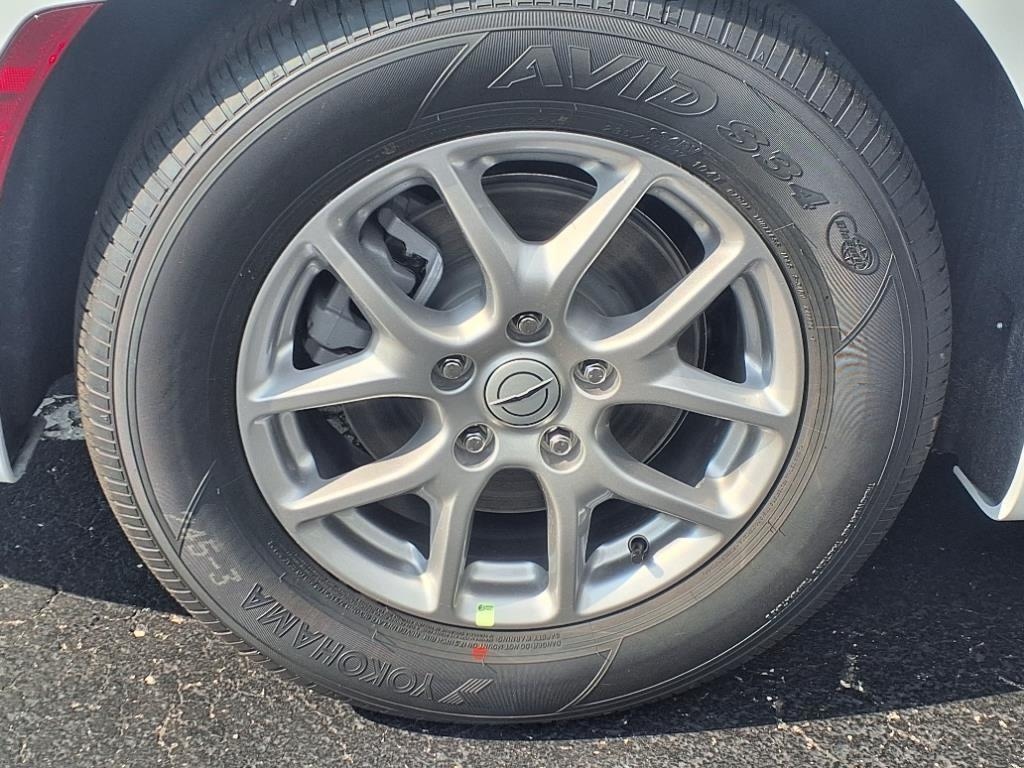 New 2026 Chrysler Pacifica Select Passenger Van