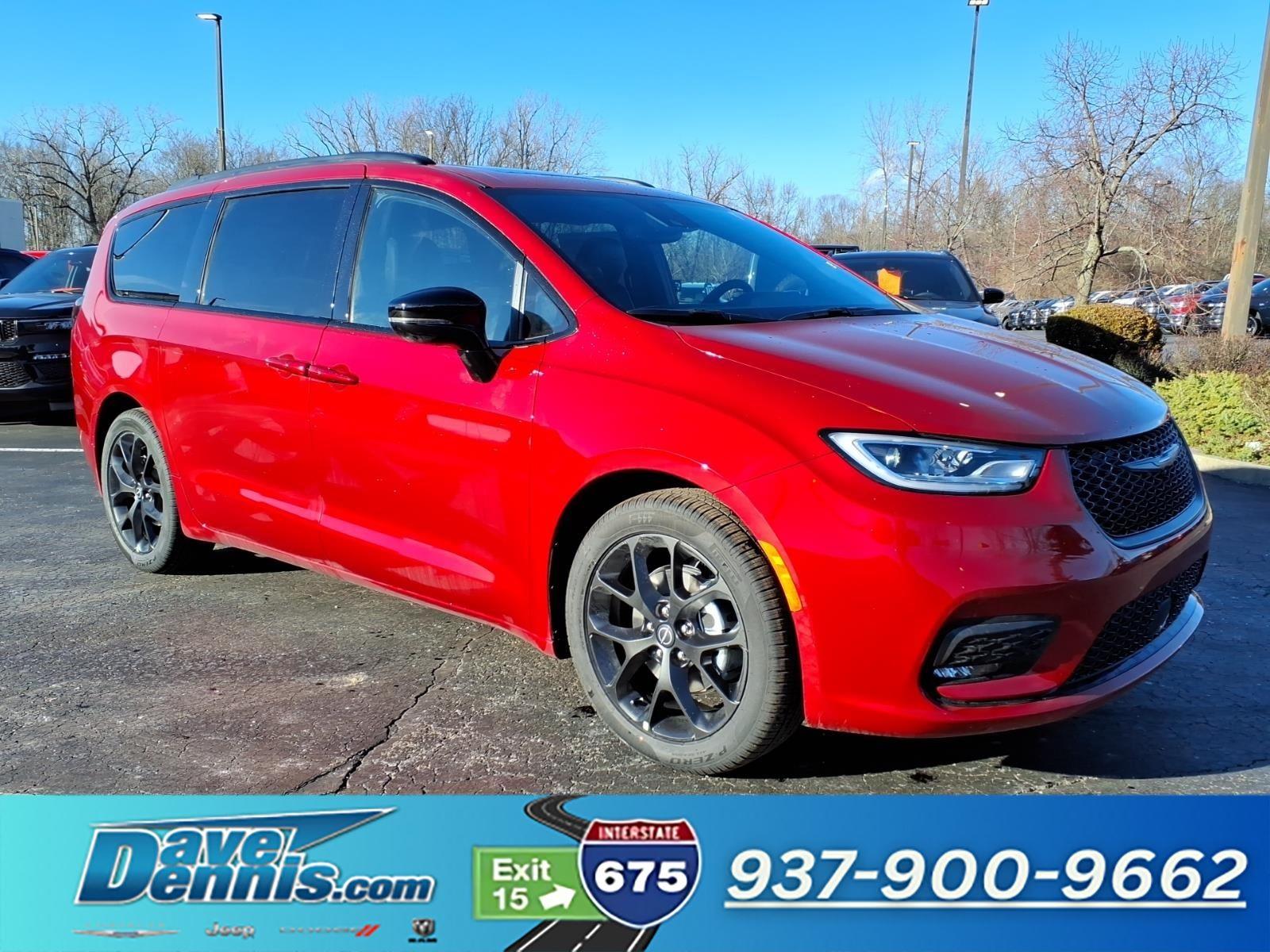 2026 Chrysler Pacifica Limited's photo