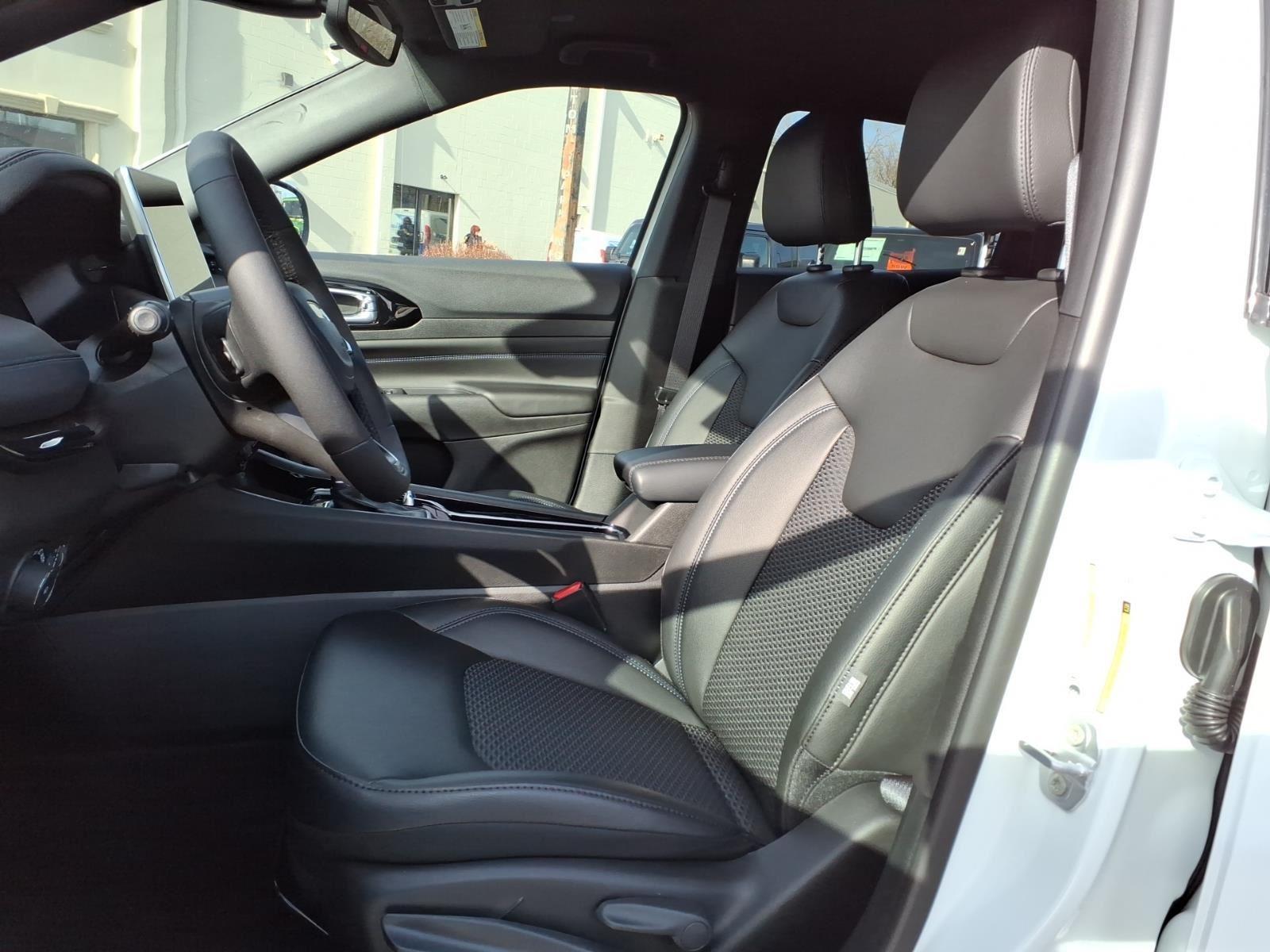 2026 Jeep Compass Latitude Altitude - Photo 9