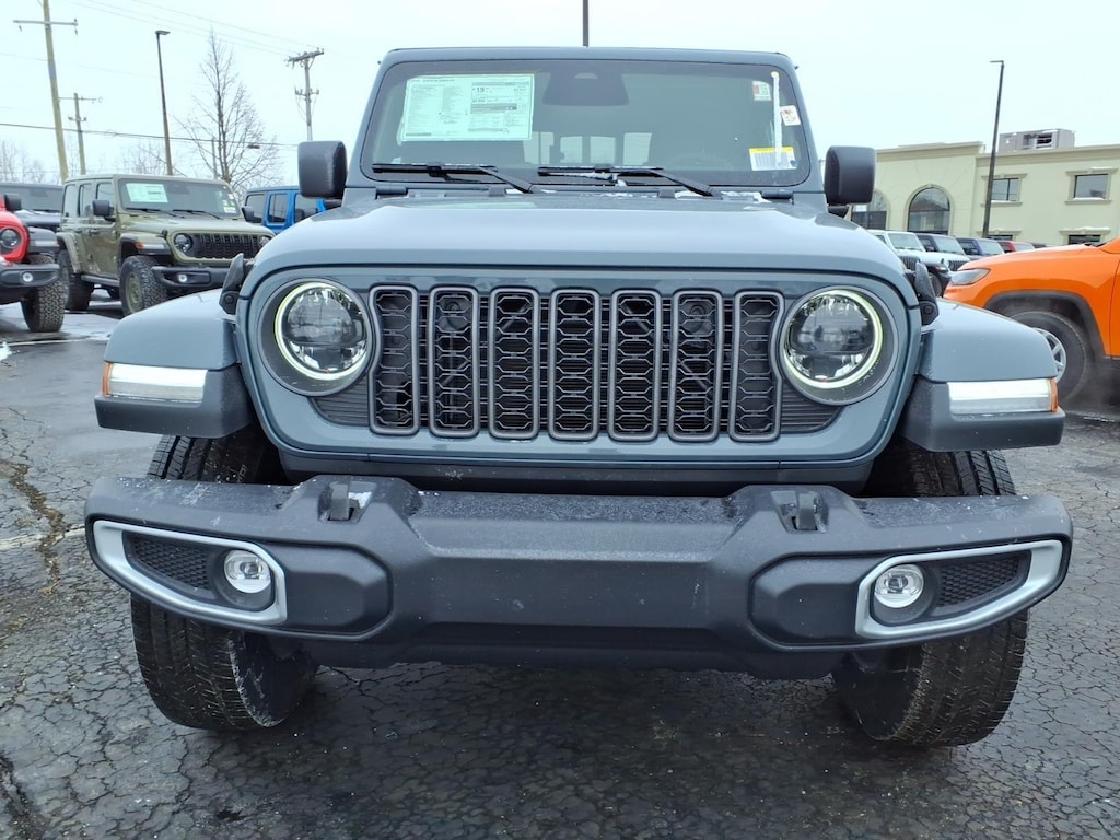 New 2026 Jeep Gladiator Sahara Pickup