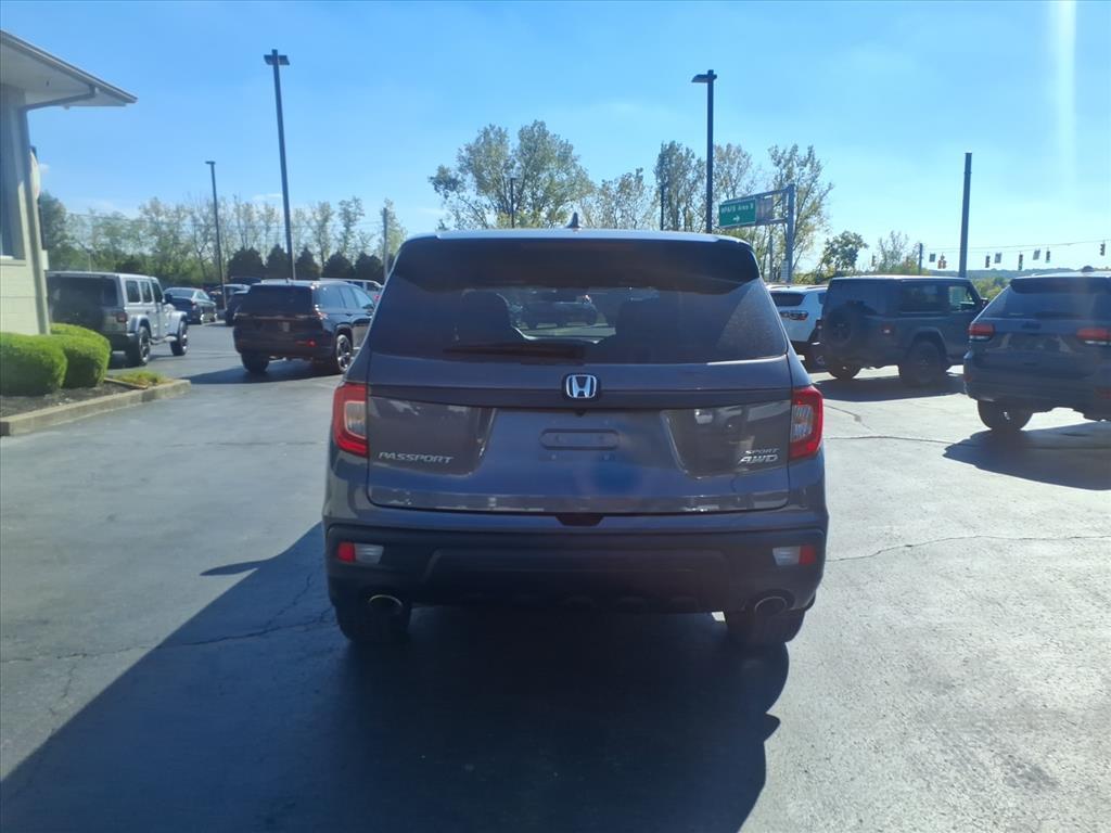 2021 Honda Passport Sport photo 3