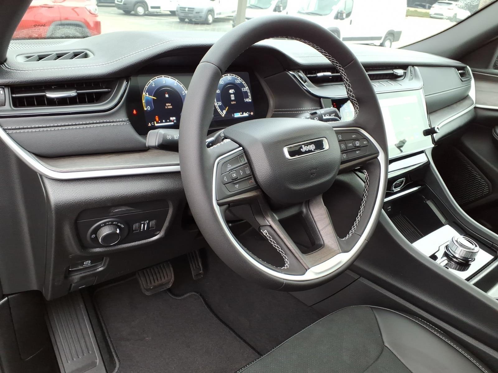 2026 Jeep Grand Cherokee Laredo - Photo 10