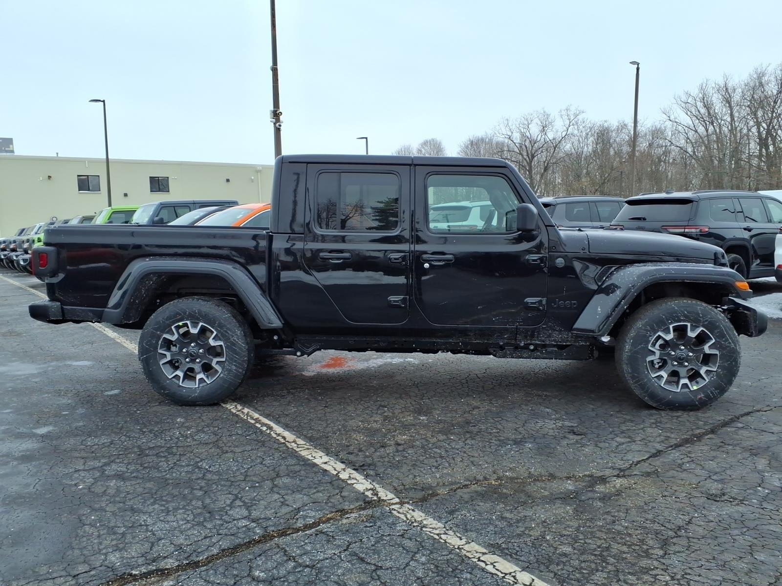 2026 Jeep Gladiator Sahara - Photo 7