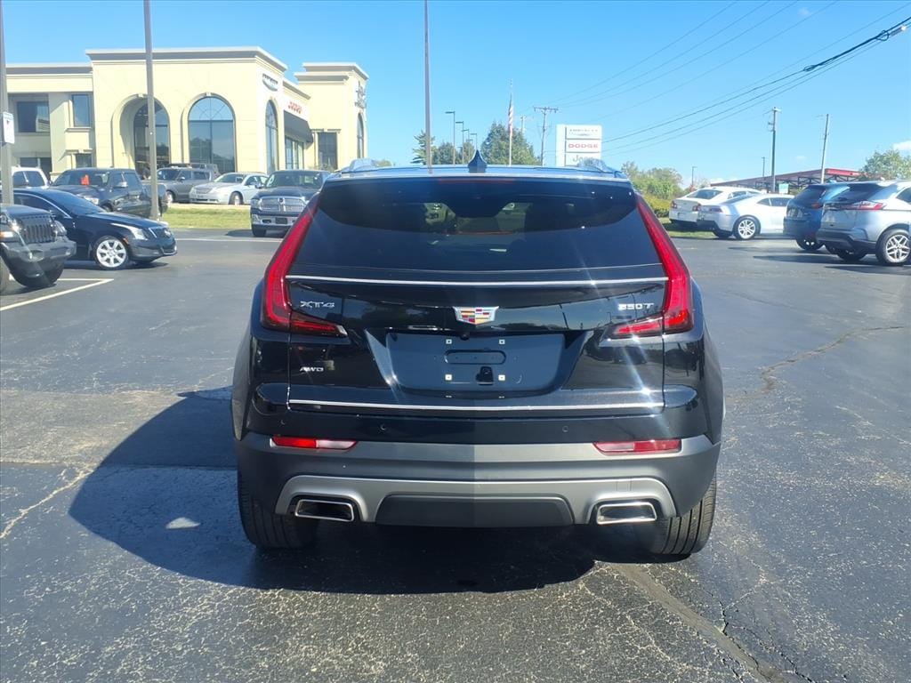 2023 Cadillac XT4 Premium Luxury photo 2