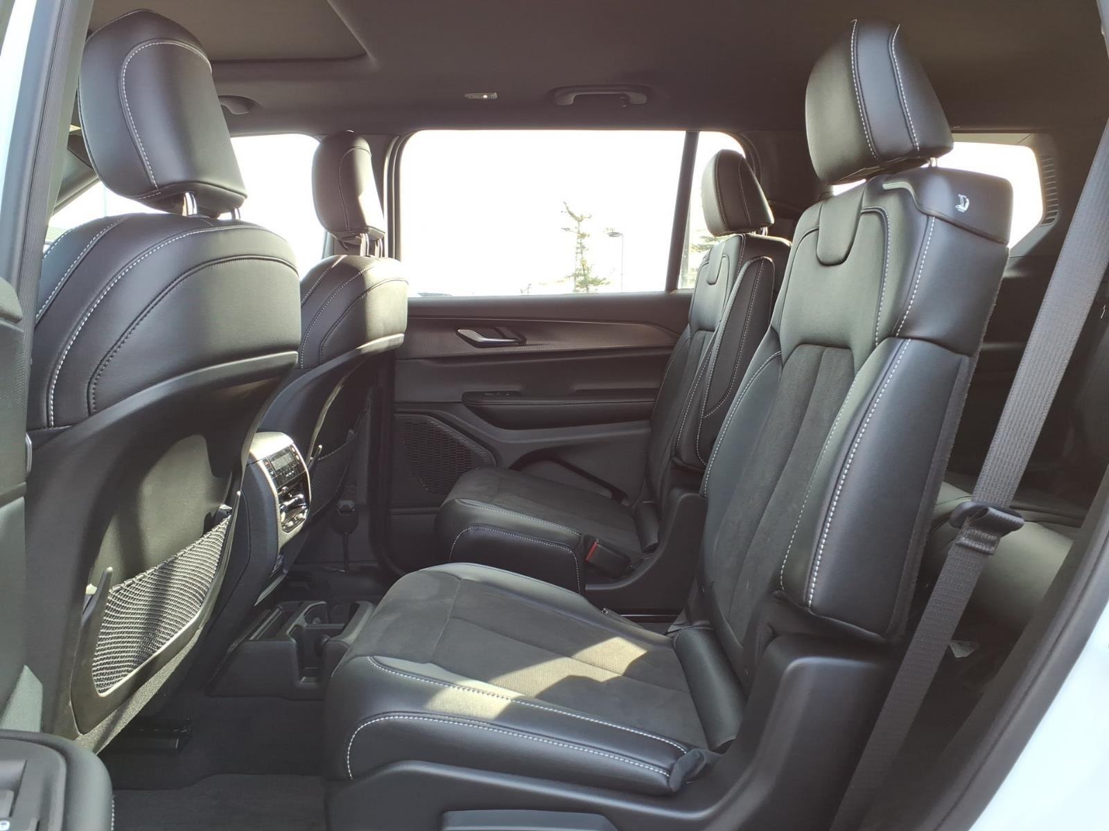 2025 Jeep Grand Cherokee L Altitude - Photo 13