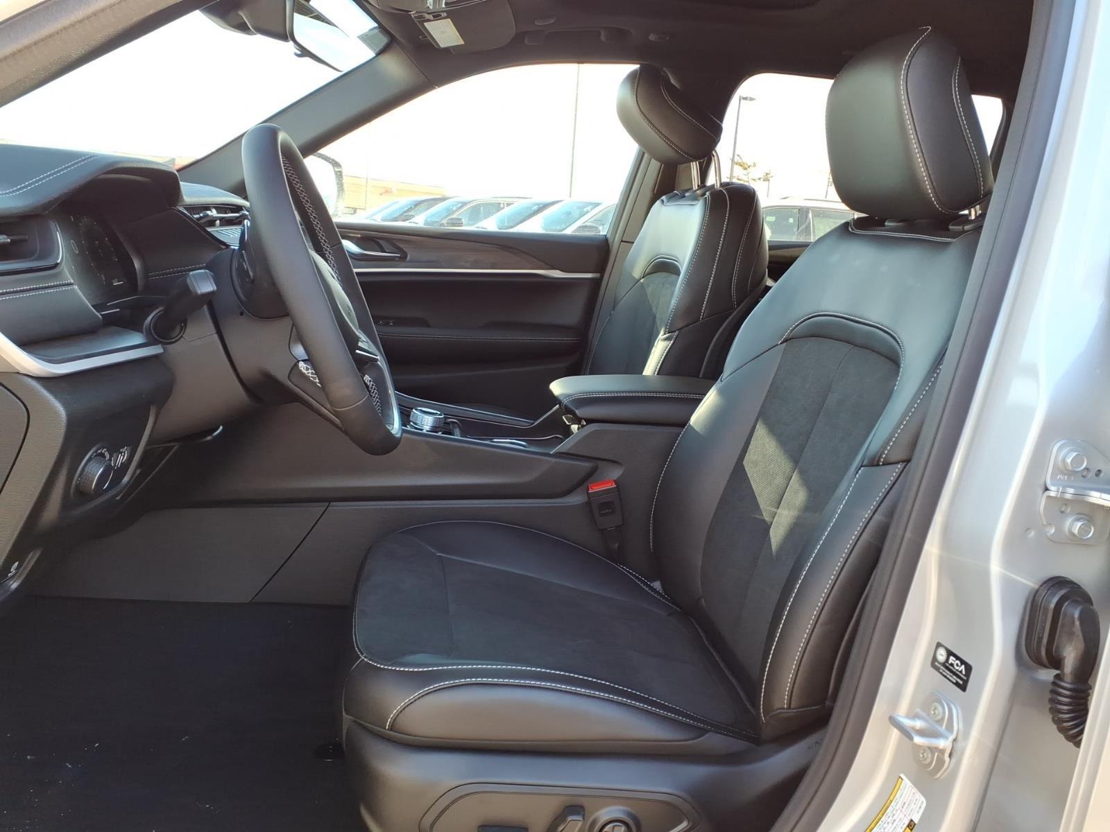 2026 Jeep Grand Cherokee Laredo - Photo 9