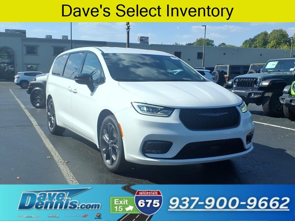 New 2026 Chrysler Pacifica Select Passenger Van