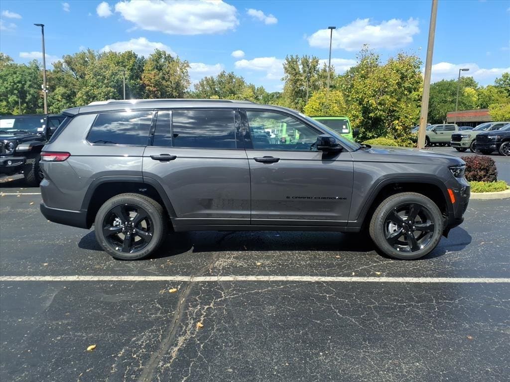 New 2025 Jeep Grand Cherokee L Altitude X Sport Utility