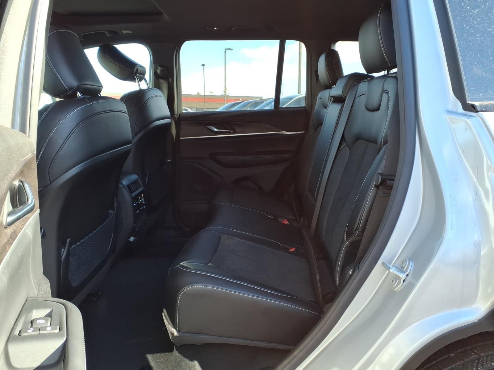 2026 Jeep Grand Cherokee Laredo - Photo 13