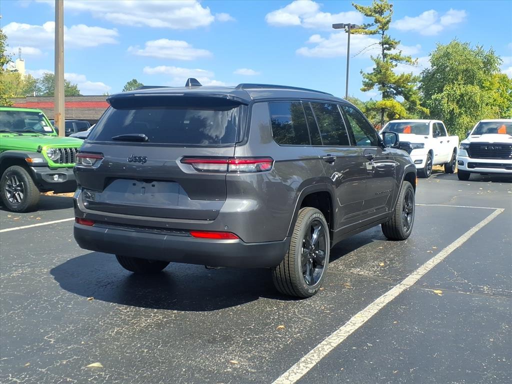 2025 Jeep Grand Cherokee Altitude X photo 3