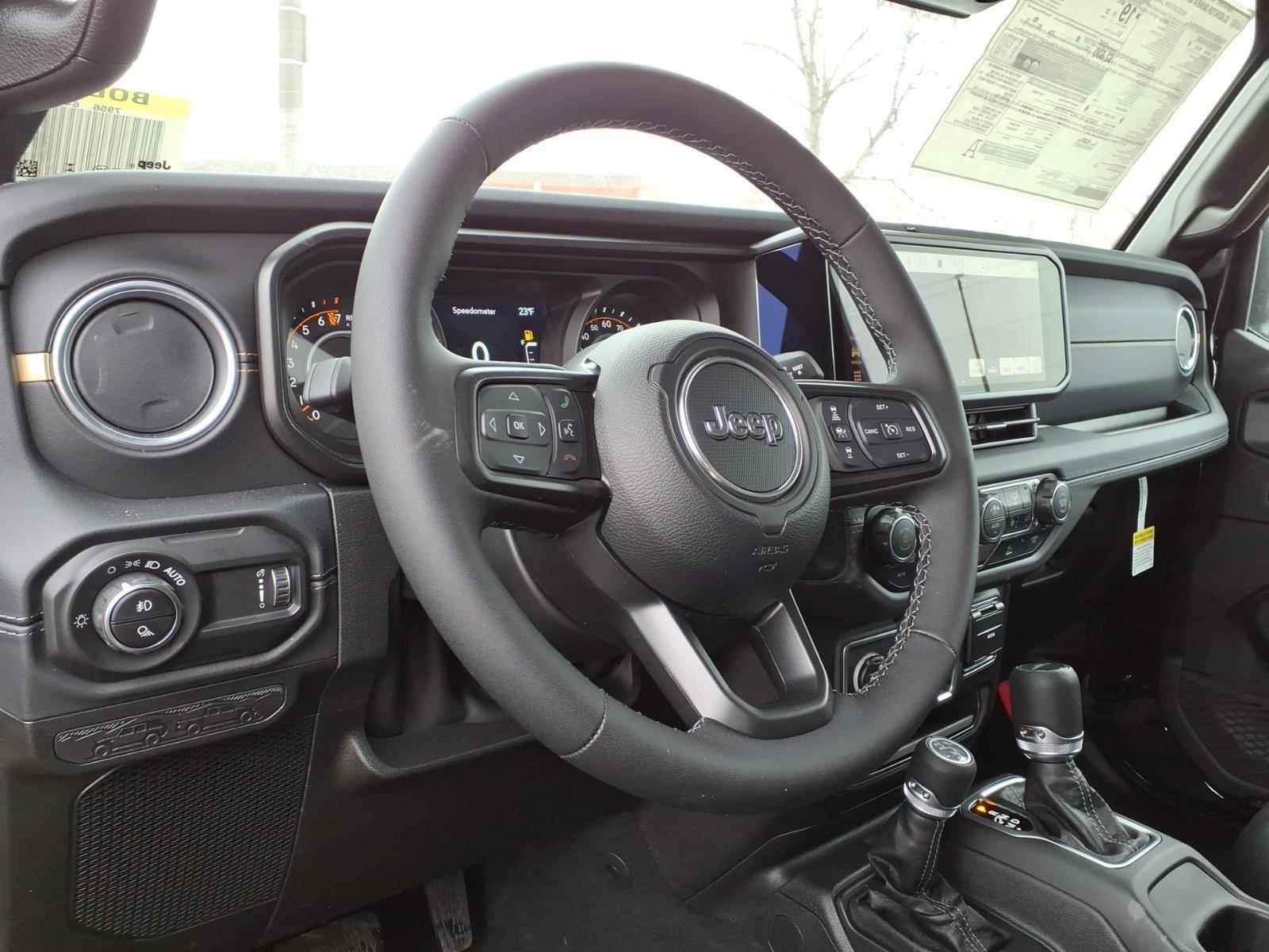 2026 Jeep Gladiator Sahara - Photo 11