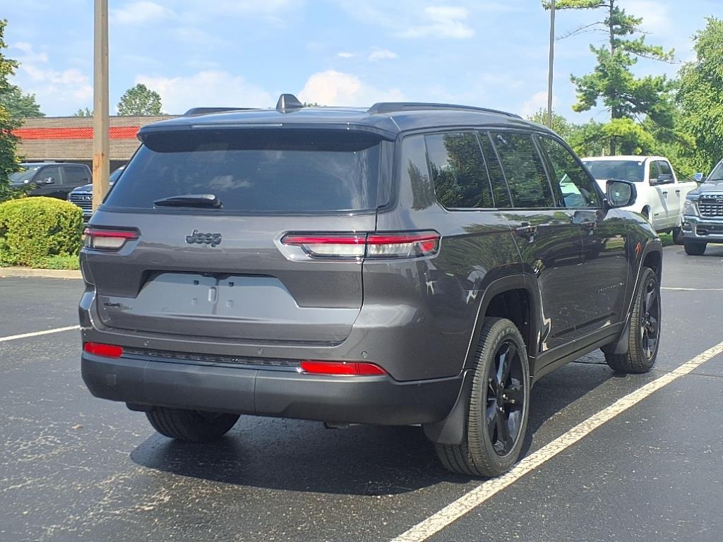 2025 Jeep Grand Cherokee Altitude X photo 2
