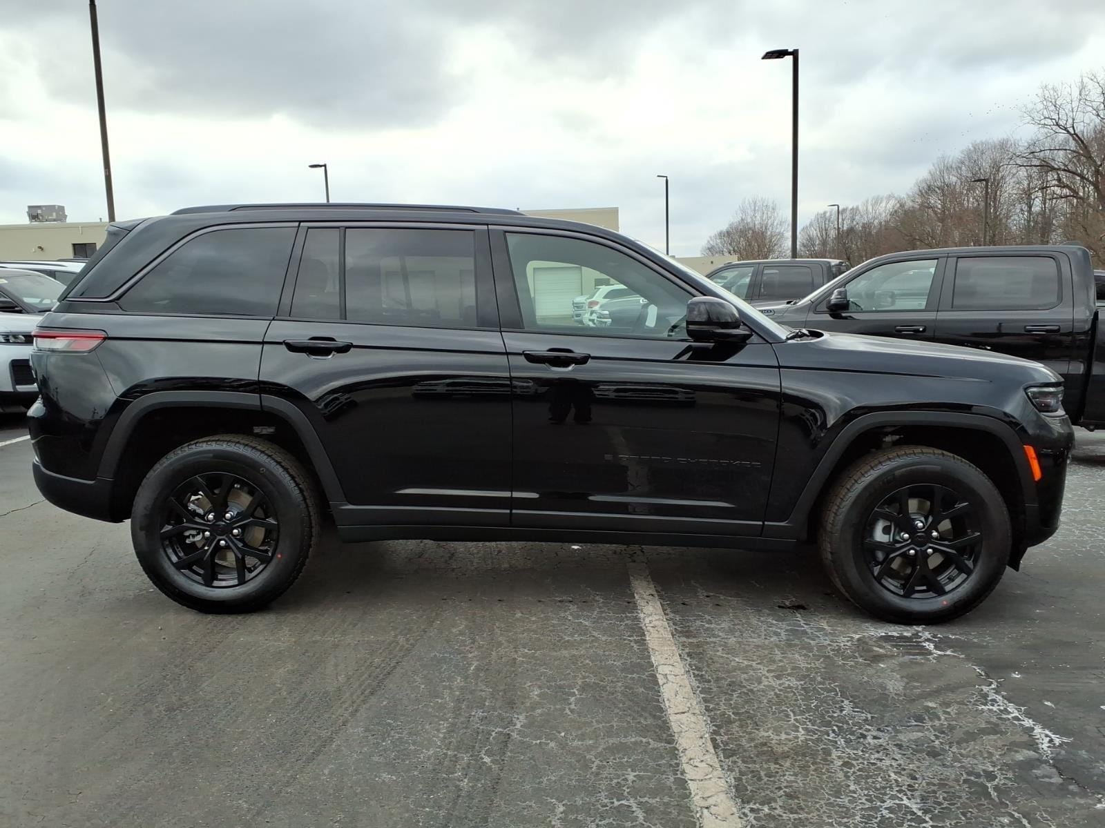 2026 Jeep Grand Cherokee Laredo - Photo 6