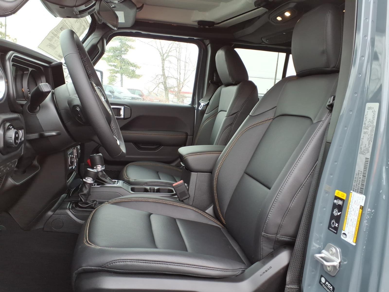 2026 Jeep Gladiator Sahara - Photo 9