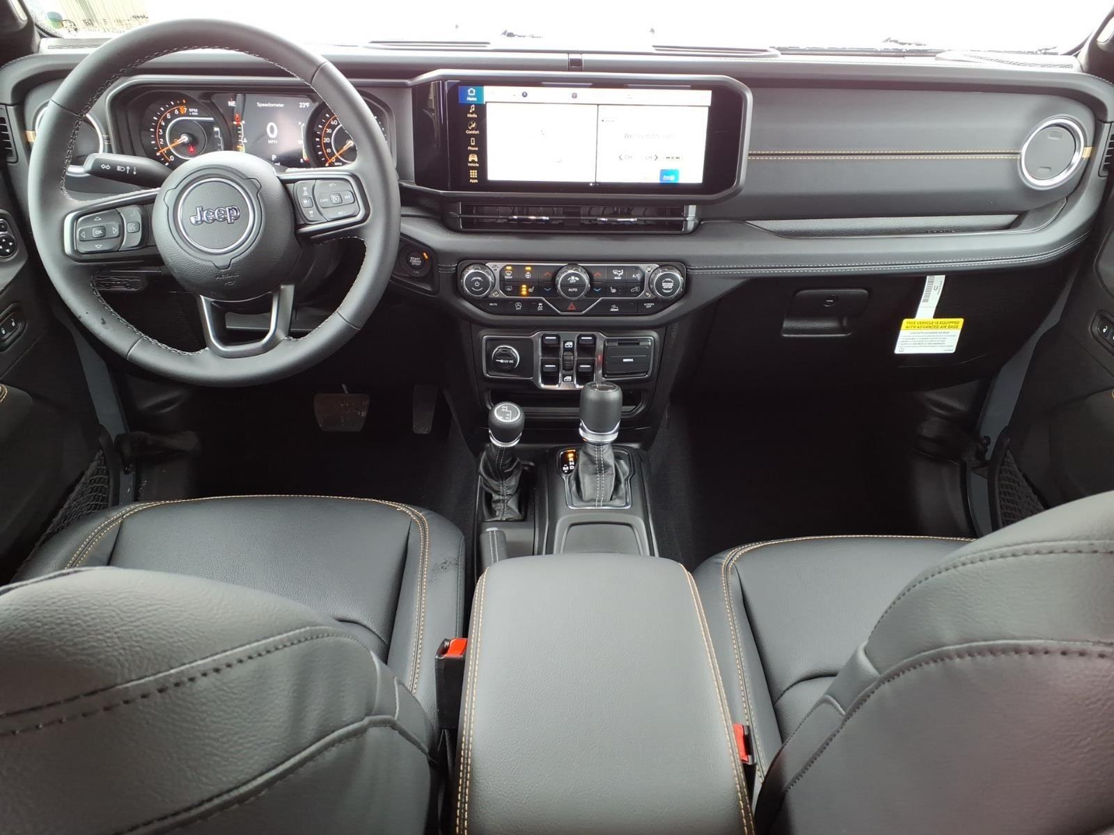 2026 Jeep Gladiator Sahara - Photo 12
