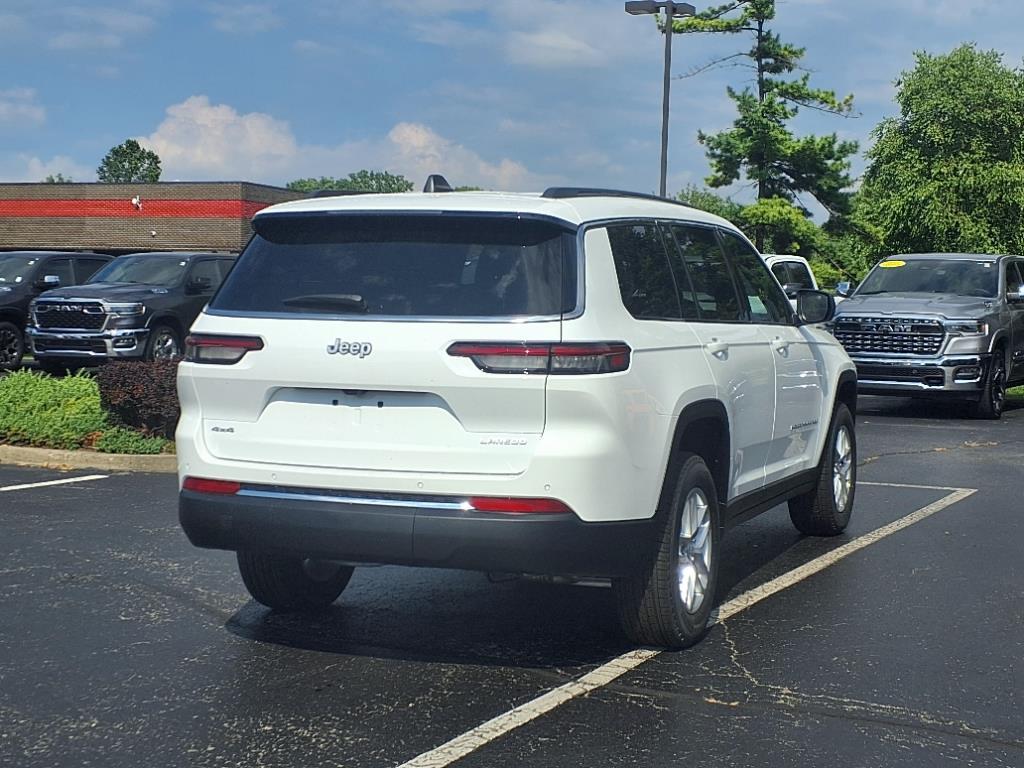2025 Jeep Grand Cherokee Laredo X photo 3