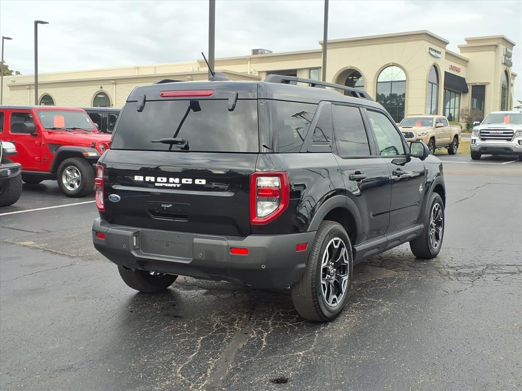 2025 Ford Bronco Sport Outer Banks photo 3