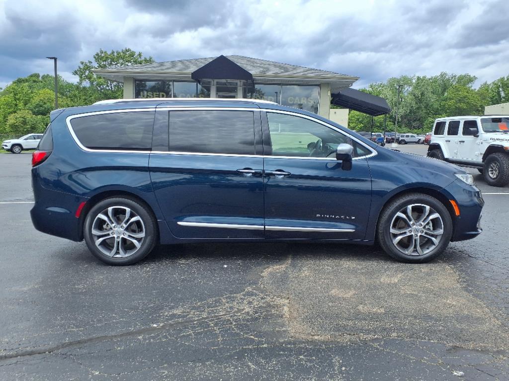 Used 2022 Chrysler Pacifica Pinnacle with VIN 2C4RC1PG2NR131449 for sale in Dayton, OH