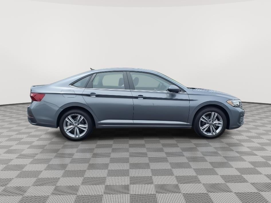 2024 Volkswagen Jetta SE photo 2