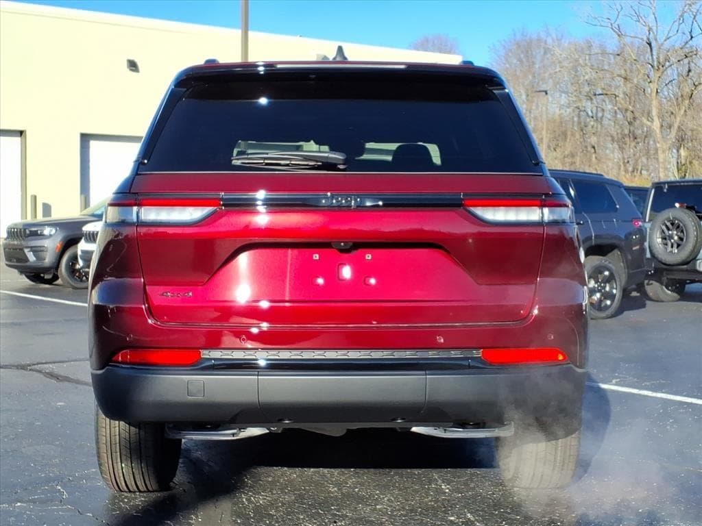 New 2025 Jeep Grand Cherokee Altitude X Sport Utility