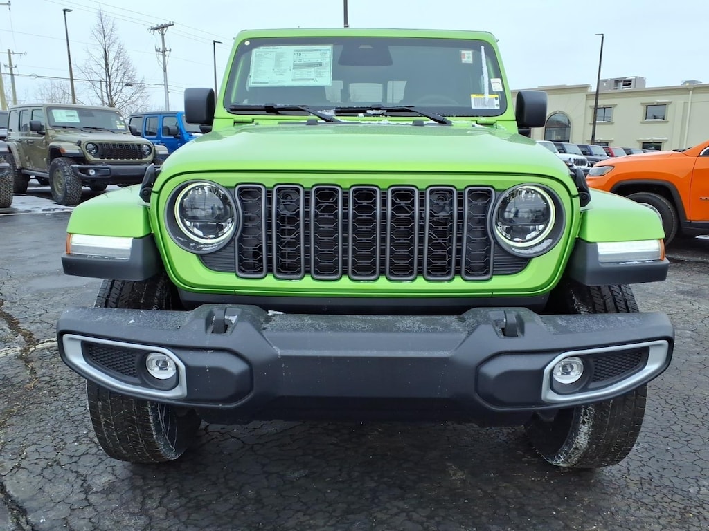 New 2026 Jeep Gladiator Sahara Pickup