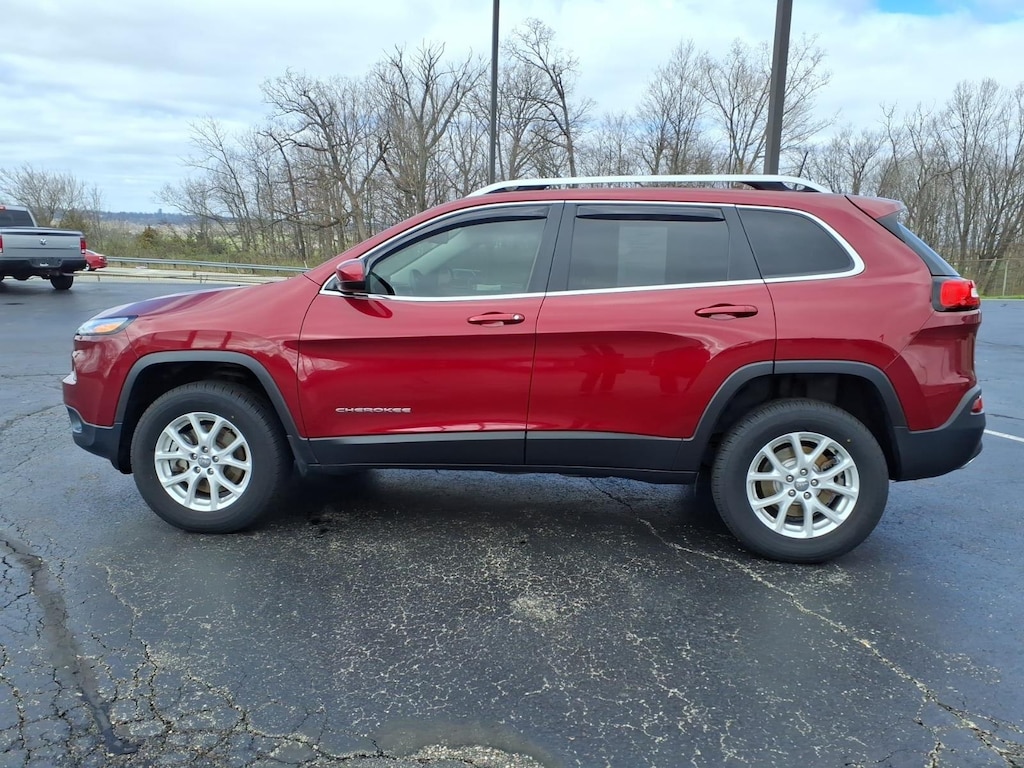 Used 2016 Jeep Cherokee Latitude 4x4 SUV