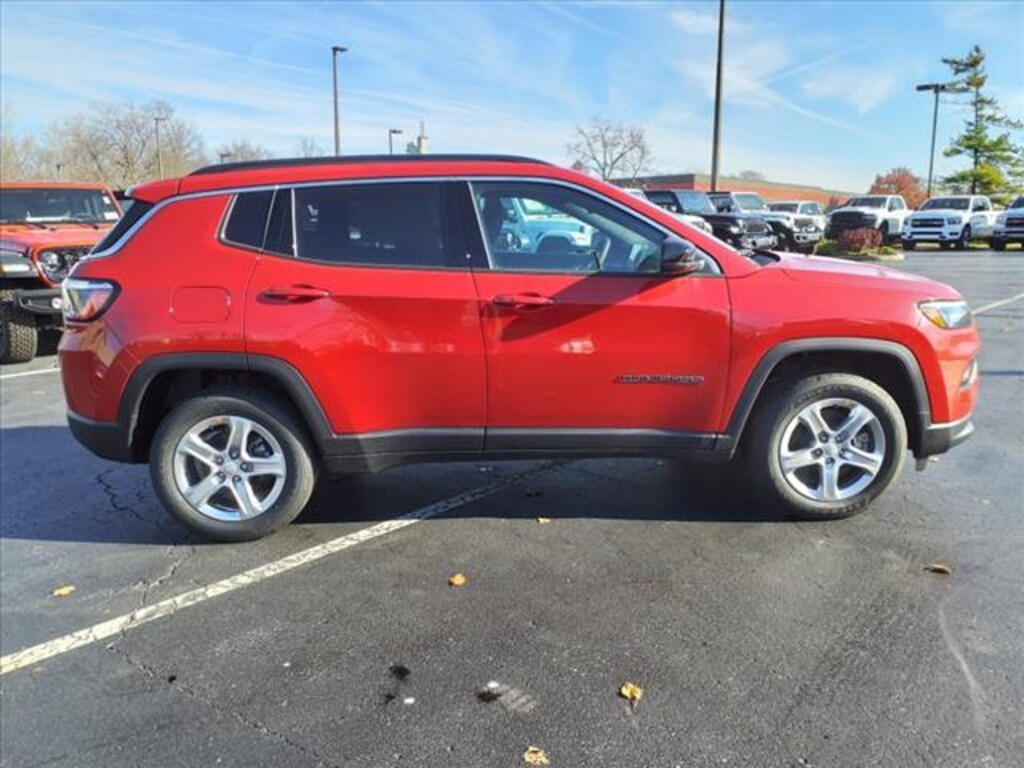 New 2024 Jeep Compass LATITUDE 4X4 For Sale in in Dayton OH Vin