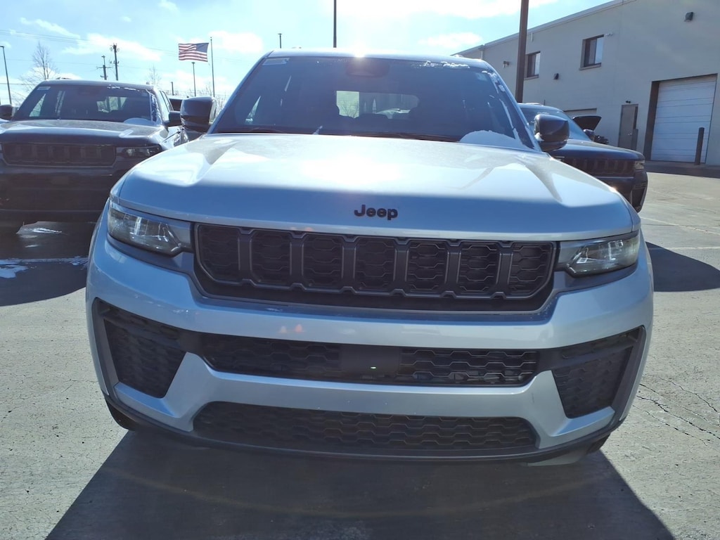 New 2026 Jeep Grand Cherokee Laredo Altitude Sport Utility