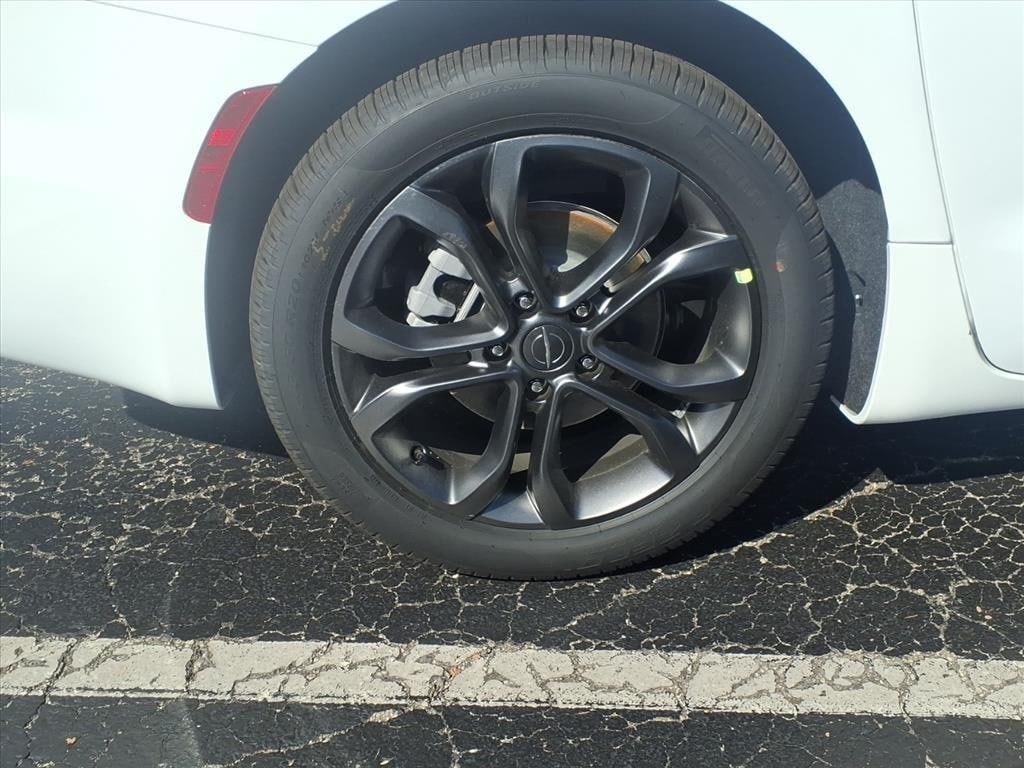 New 2026 Chrysler Pacifica Select Passenger Van