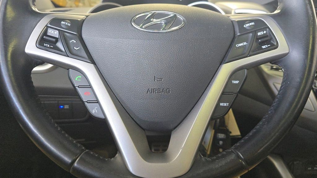 2013 Hyundai Veloster Base Turbo Ultimate photo 2