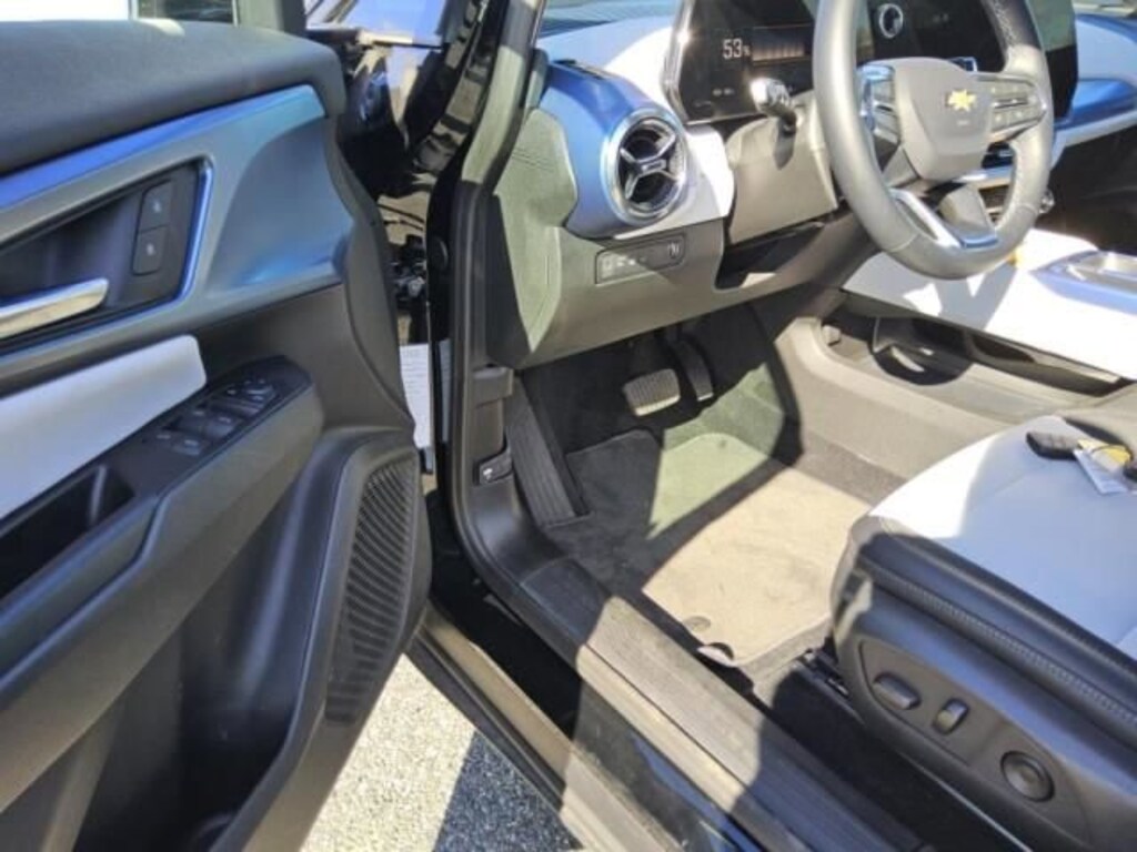 Used 2025 Chevrolet Equinox EV LT SUV