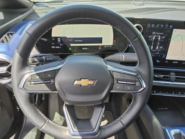 2025 Chevrolet Equinox EV 1LT photo 2
