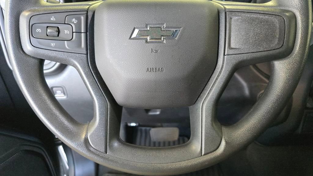 2024 Chevrolet Silverado 1500 Custom photo 2