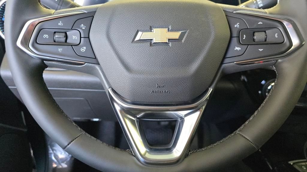 New 2025 Chevrolet Trax LT SUV