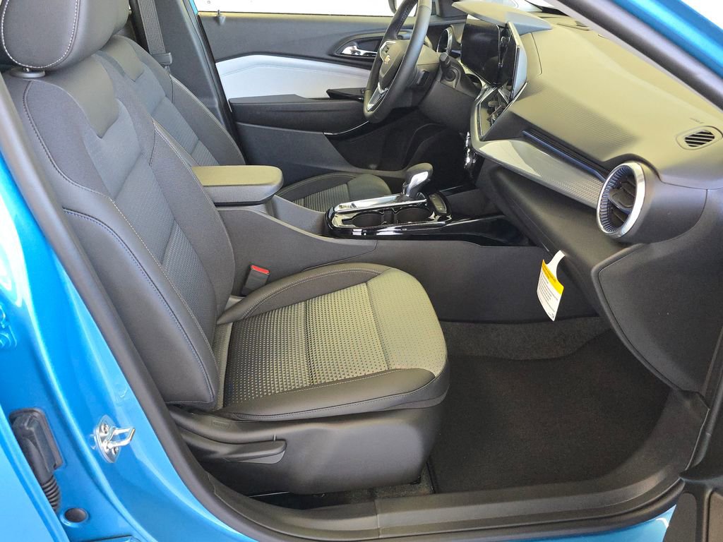 2026 Chevrolet Trax LT - Photo 11