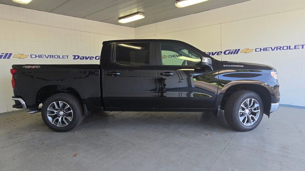 2025 Chevrolet Silverado 1500 LT photo 3