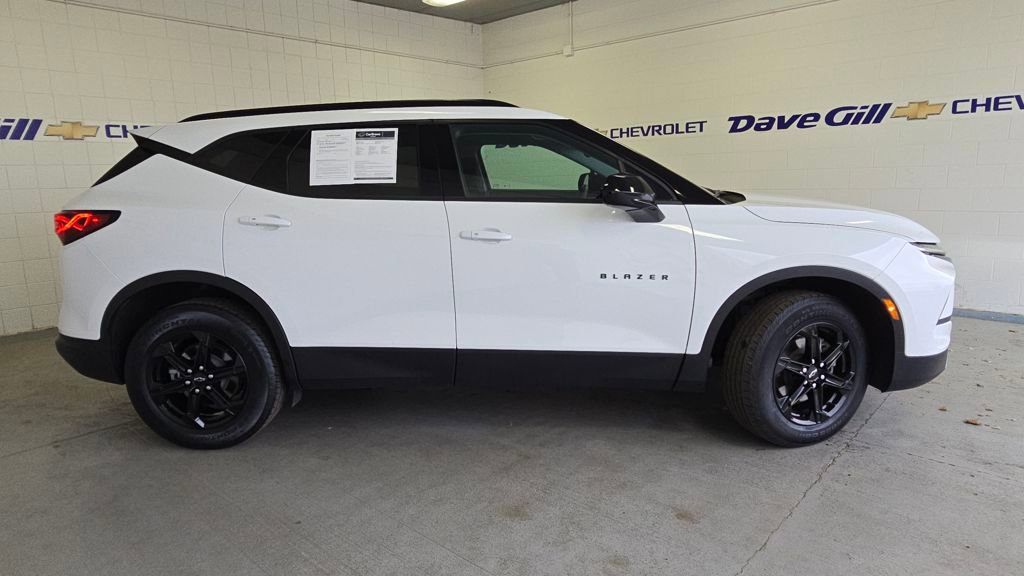 2024 Chevrolet Blazer 2LT photo 3