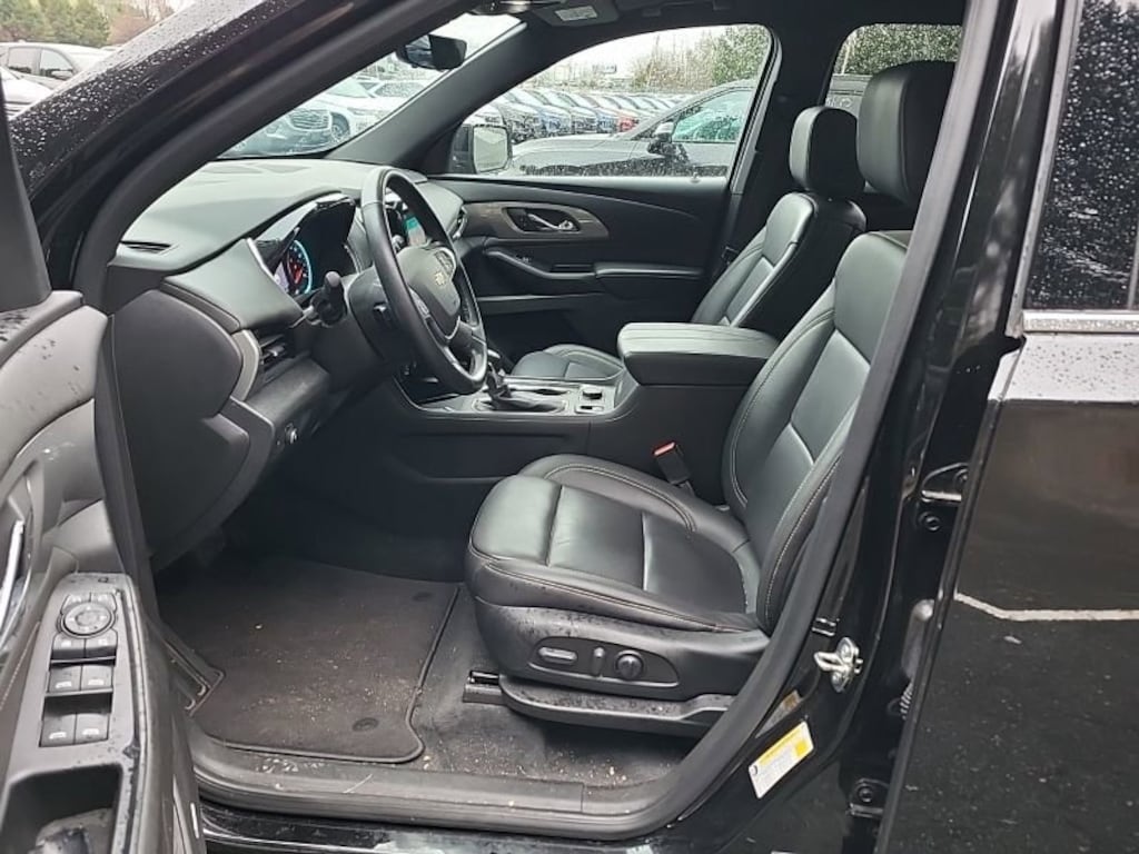 Used 2023 Chevrolet Traverse LT Leather SUV