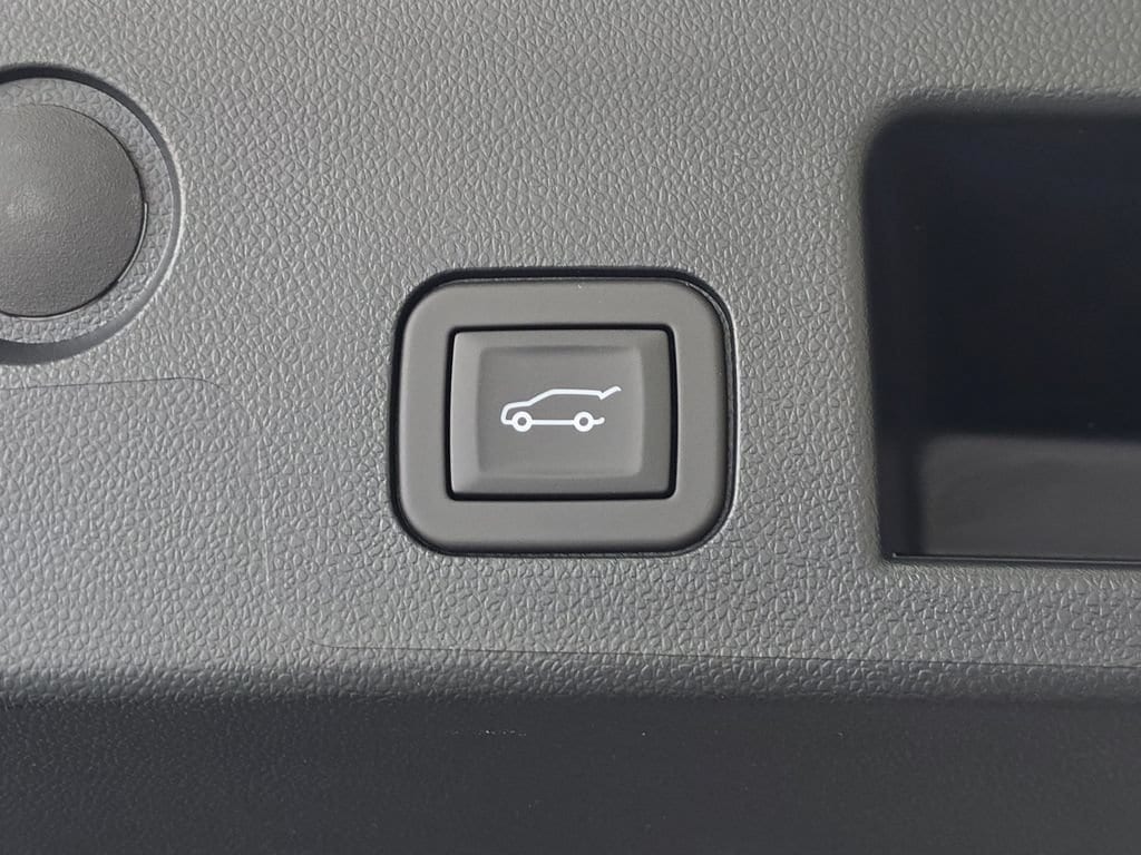2027 Chevrolet Equinox LT - Photo 16