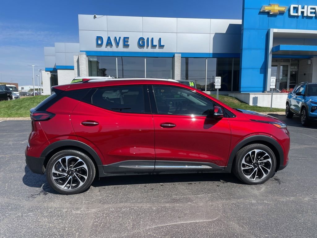 2023 Chevrolet Bolt EUV Premier photo 2