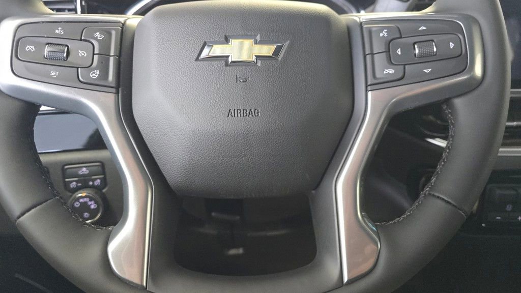 2026 Chevrolet Silverado 1500 LT photo 2